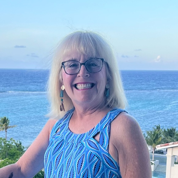 Meet your Posher, Lea - Picture 1 of 2